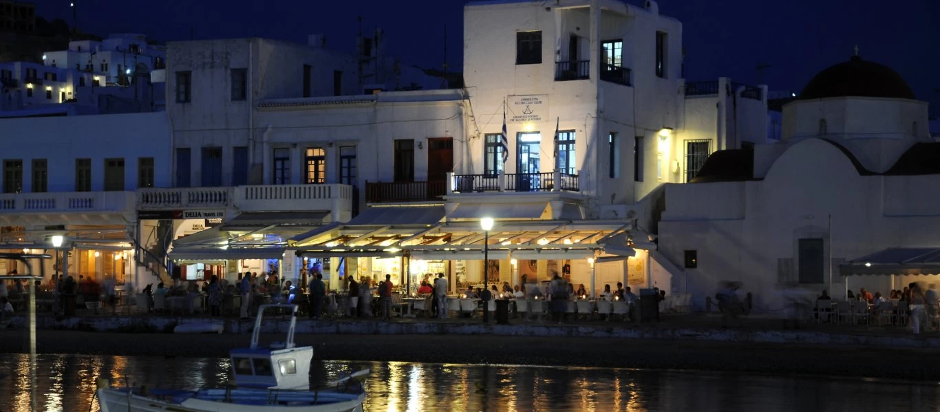 Η «εξέγερση» της Μυκόνου κατά των κυβερνητικών μέτρων: Καλούν σε πάρτι τους πελάτες τους σε βίλες & σκάφη